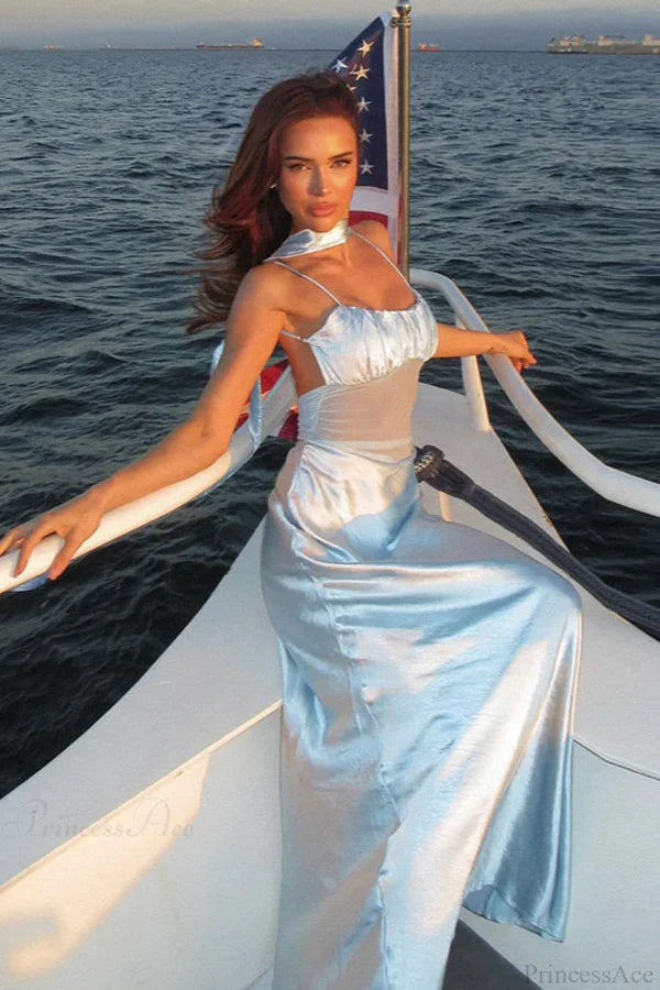 Elegantes, figurbetontes Maxikleid aus Satin-Cami mit Spitzeneinsatz