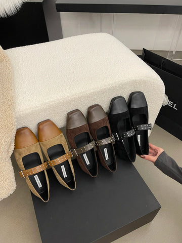 Mocasines Mary Jane de punta redonda para mujer, recién llegados en 2024, planos de moda, negros, marrones y beige, con diseño de remaches, zapatos casuales de diario para mujer, tallas 35-39 