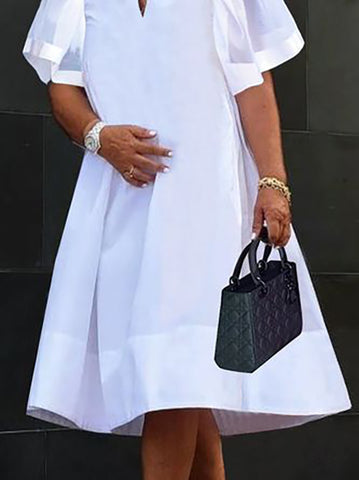 Vestido midi de corte A con escote en V, plisado, de malla suelta y color liso con abertura en la costura 