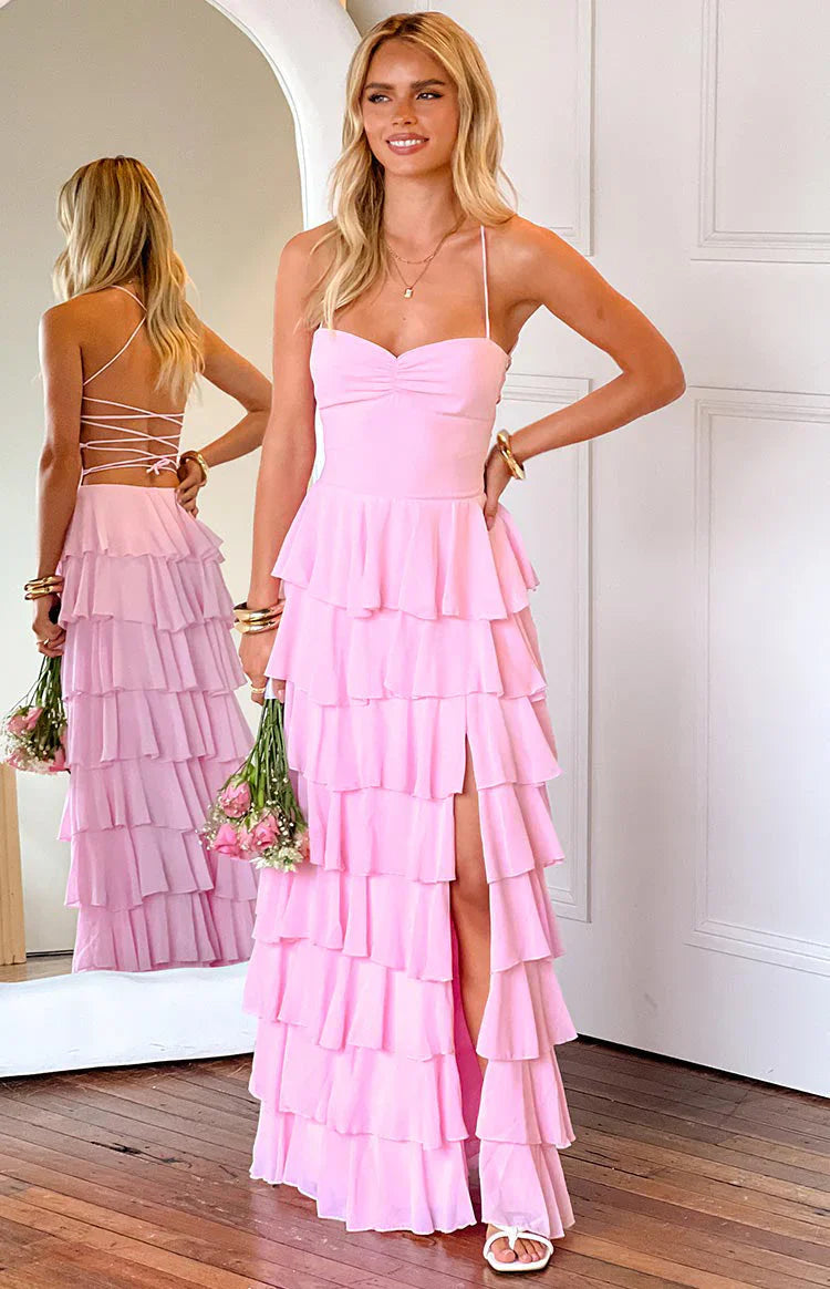 Vestido de fiesta de gasa con escote plisado, volantes escalonados y abertura alta