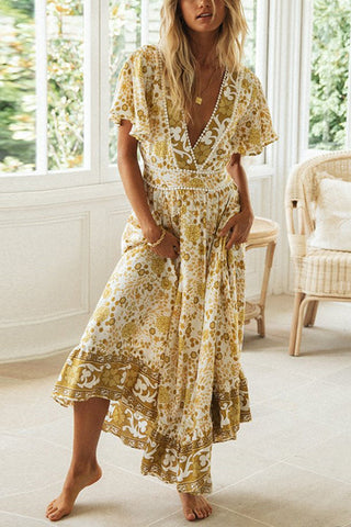 Vestido largo floral con cuello en V 