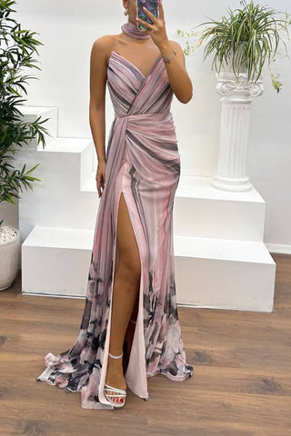 Vestido largo plisado con abertura y estampado floral de gasa de Dreamland 