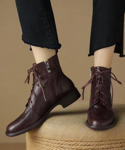 Botas marrones de piel de vaca gruesa con tiras cruzadas a la moda 