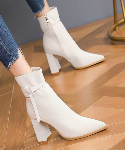 Khakifarbene Boutique-Stiefel aus Kunstleder mit klobigem Absatz 