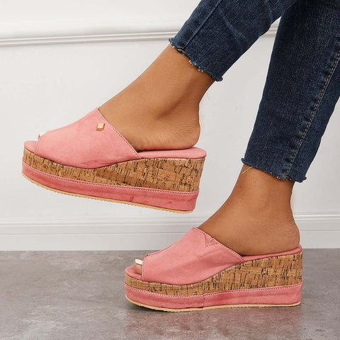Bequeme Slip-on-Sandalen mit Korkfußbett und Plateau-Keilabsatz 