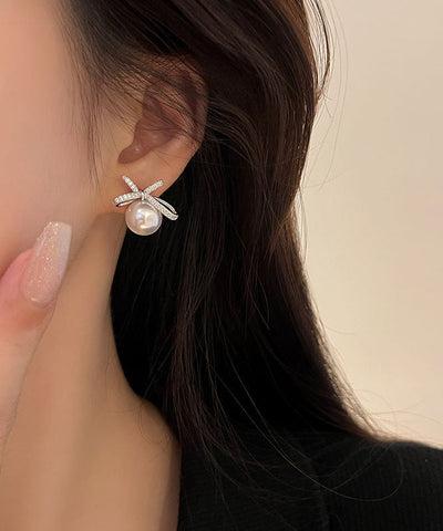 Schicke Ohrstecker mit Perlenschleife aus weißem Sterlingsilber 