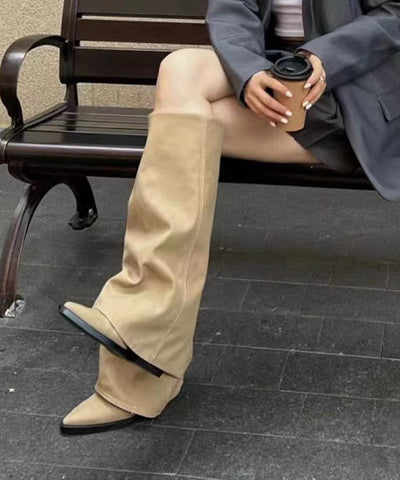 Einzigartige klobige Plateaustiefel in Khaki 