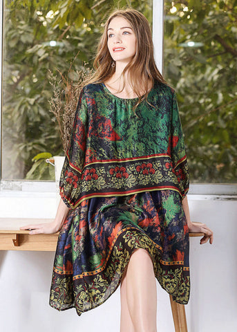 Edles grünes Oversize-Kleid aus mittellanger Seide mit Batikmuster und Laternenärmeln 