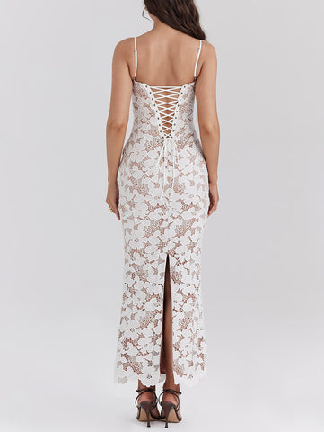 Vestido midi elegante, sexy, de encaje con cuello halter y transparencias 
