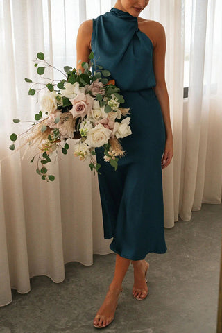 Perfectly Yours – Hochgeschlossenes, drapiertes Maxikleid aus Satin mit elastischer Taille 