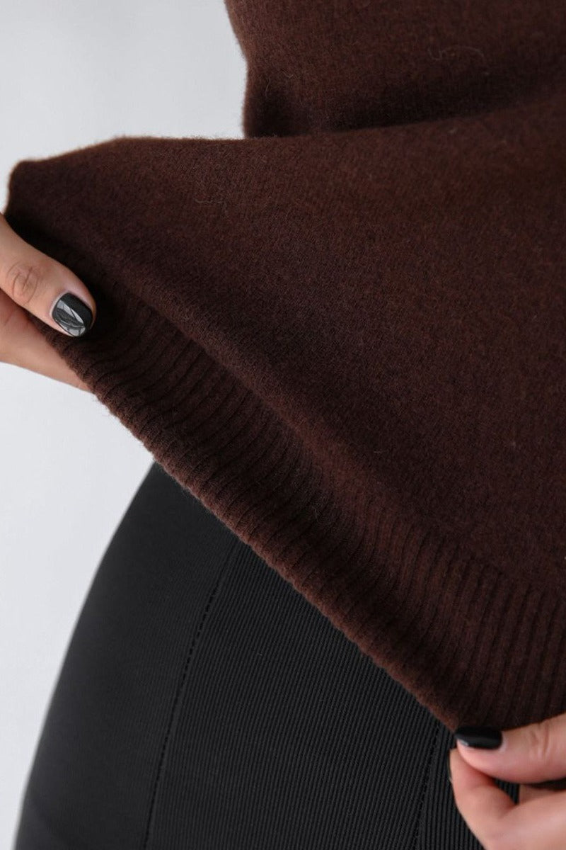 Slim Turtleneck Knit Top