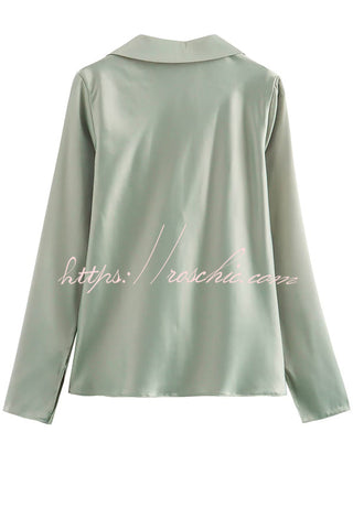 Edith – Lockere Bluse mit Leopardenmuster und Schnürung vorne 