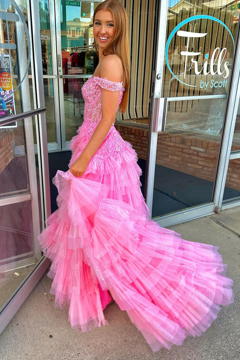Langes, schulterfreies, rosafarbenes Tüll-Abendkleid mit Rüschen und Applikationen