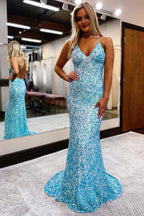Vestido de fiesta largo de sirena con tirantes finos y lentejuelas azules, sin espalda