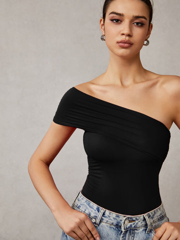 Camiseta asimétrica de un solo hombro 