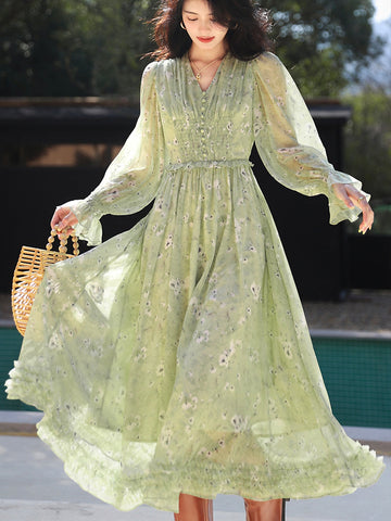 Camila – Kurzes Kleid mit Blumenmuster und ausgestellten Ärmeln 