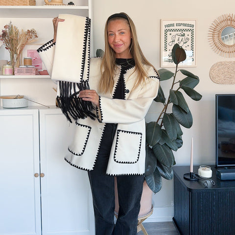 Nordischer Mantel mit Schal 