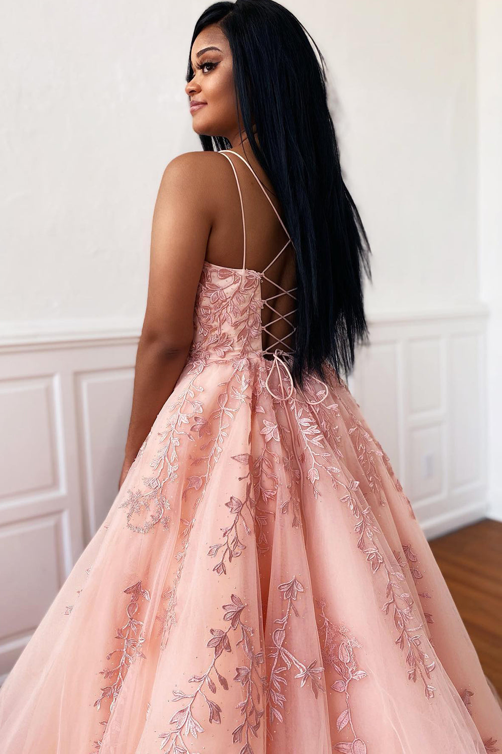 Prinzessinnen-Abendkleid mit Spaghettiträgern