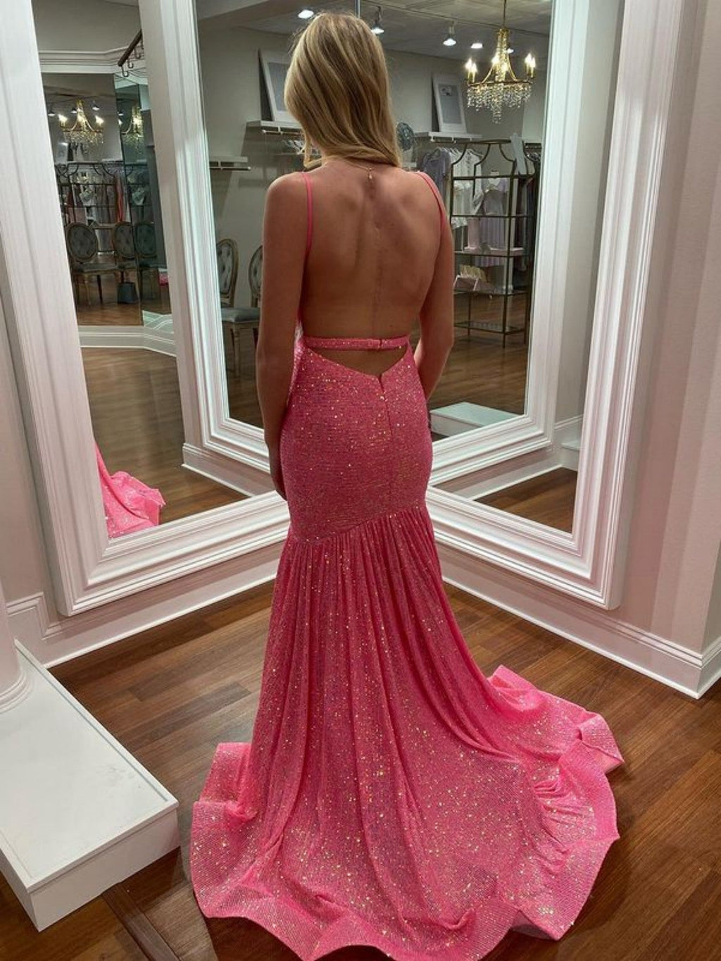 Meerjungfrauen-Abendkleid in Orange mit V-Ausschnitt und Pailletten
