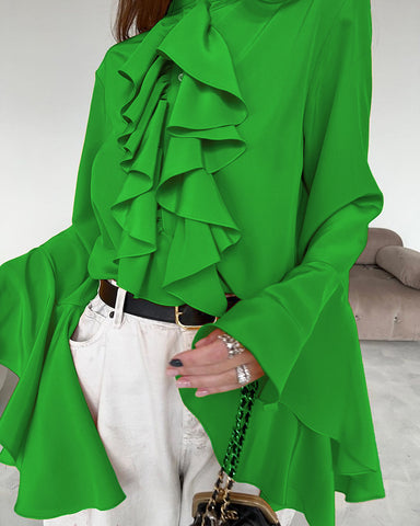 Bluse aus transparentem Chiffon mit Rundhalsausschnitt, Glockenärmeln und Wasserfall-Rüschen 