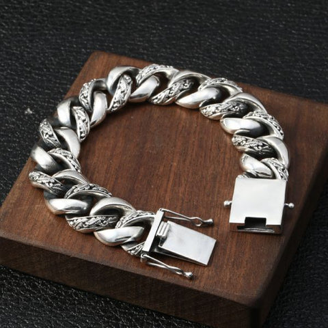 Pulsera de cadena de eslabones tallada en plata de ley 