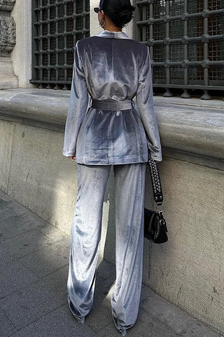 Conjunto de abrigo de terciopelo con solapa y cinturón de manga larga para chica cool y pantalones holgados con bolsillos y cintura elástica. 