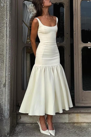 Vestido midi de cintura baja con tirantes anchos y escote cuadrado de silueta elegante 