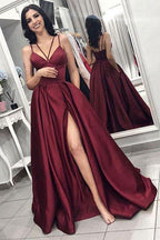 A-Linien-Abendkleid in Burgunderrot mit Spaghettiträgern und Schleier
