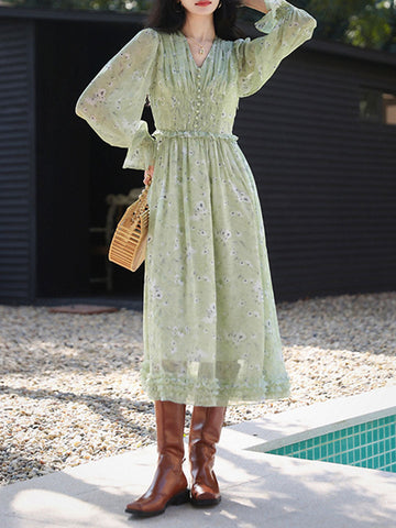 Camila – Kurzes Kleid mit Blumenmuster und ausgestellten Ärmeln 