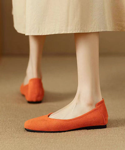 Mocasines planos sencillos y cómodos de ante naranja 