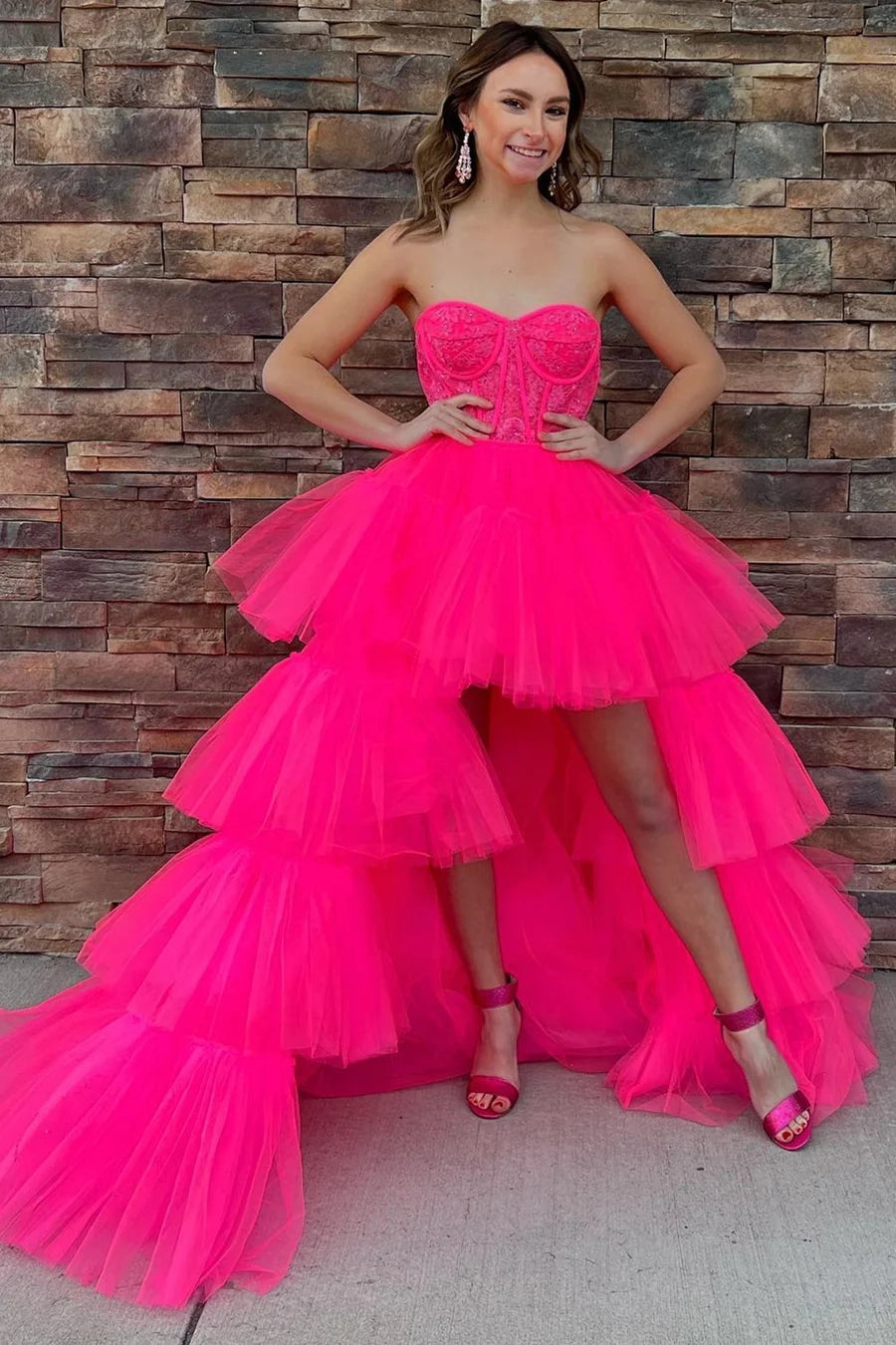 Vestido de fiesta de tul escalonado, asimétrico, sin tirantes y corte A