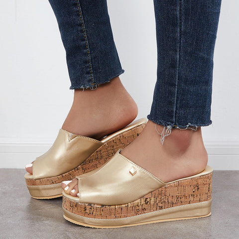 Bequeme Slip-on-Sandalen mit Korkfußbett und Plateau-Keilabsatz 
