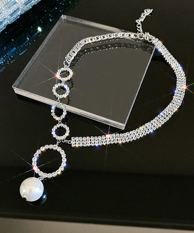 Collar único con colgante de borla de perla y circonita de aleación blanca 