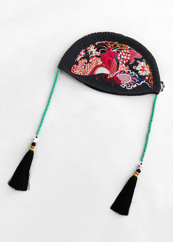 Gorro Bonnie de punto con borlas y cuentas florales con bordado negro retro 