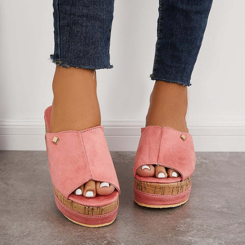 Bequeme Slip-on-Sandalen mit Korkfußbett und Plateau-Keilabsatz 