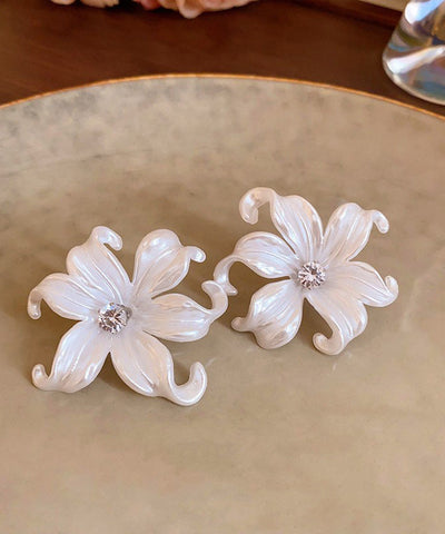 Elegant White Floral Zircon Stud Earrings