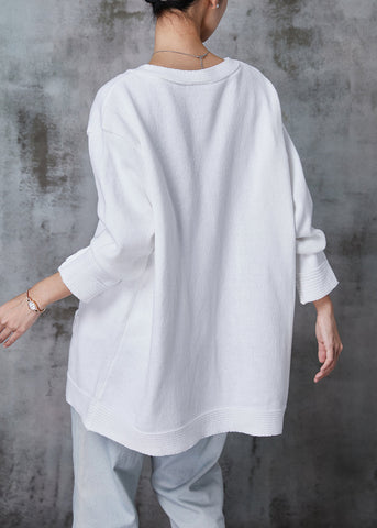 Cárdigan de punto orgánico blanco con cuello redondo y botones para primavera 