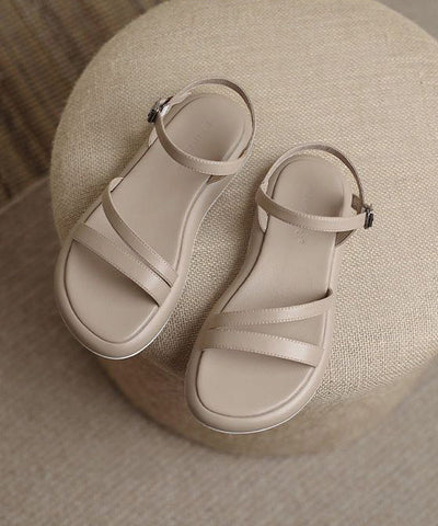 Sandalias casuales de agua con tiras y hebillas color caqui con punta abierta 