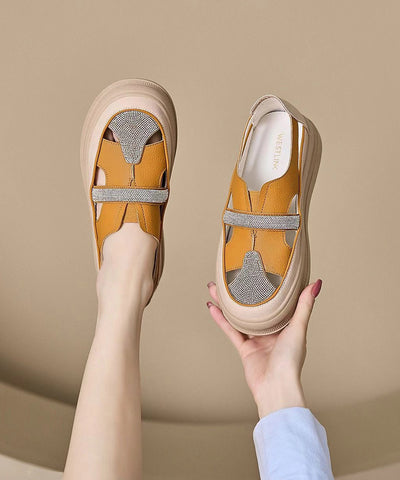 Sandalias casuales con plataforma hueca y empalme de circonitas amarillas 