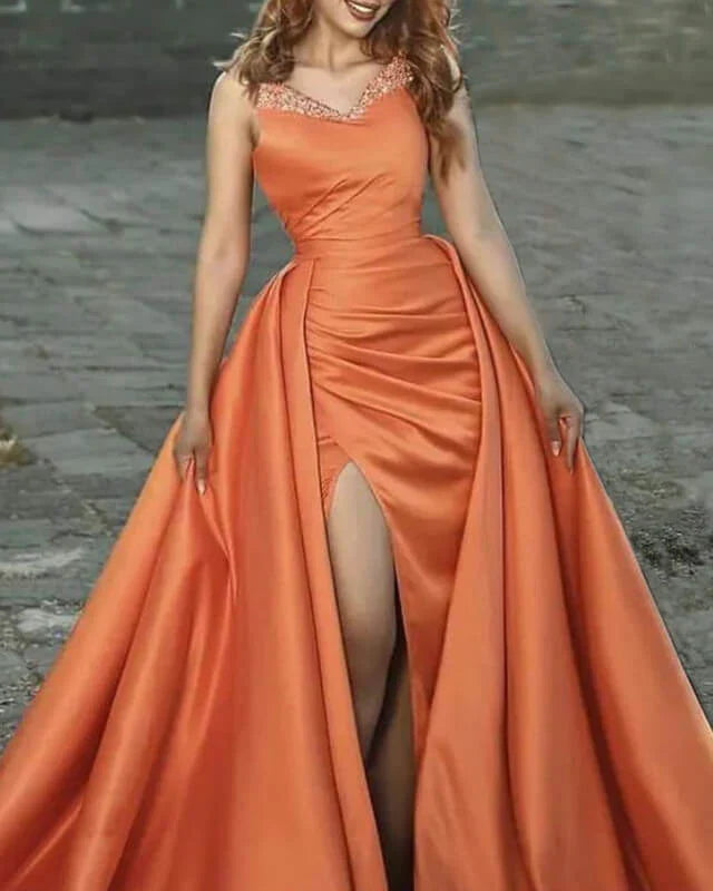 A-Linien-Meerjungfrauen-Ballkleid mit Perlenbesatz, V-Ausschnitt, orangefarbenem Satin und Schlitz