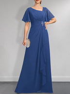 A-Linien-Kleid aus Chiffon in Bodenlänge mit asymmetrischem Schnitt, plissiert und mit Pailletten und Perlenstickerei