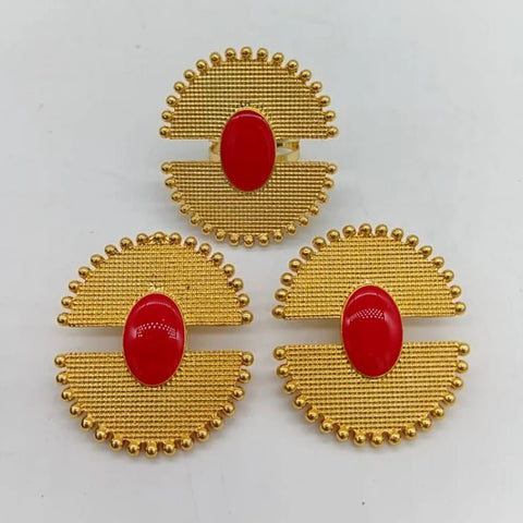 Vergoldetes geometrisches Ohrring- und Ringset 