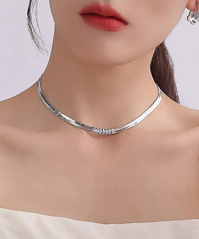 Moderne Prinzessinnen-Halskette aus goldenem Edelstahl mit Zirkonia 