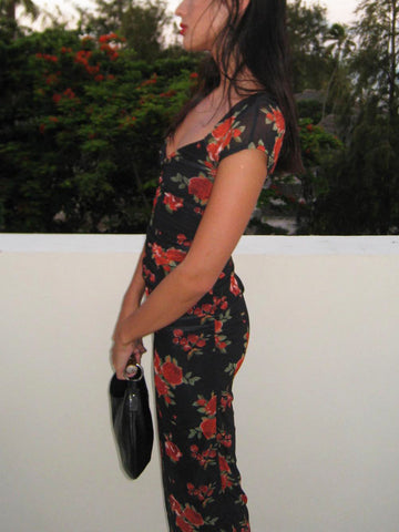Midikleid mit Blumenmuster und seitlichen Rüschen 