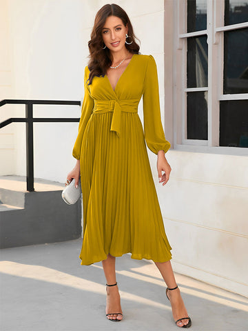 Vestido largo con escote en V y mangas largas con cordones 