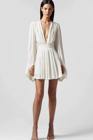 Vestido mini Amelia con escote en V profundo 