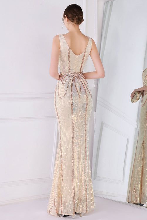 Aprikosenfarbenes, goldfarbenes Ballkleid mit tiefem V-Ausschnitt