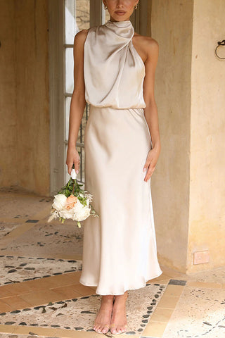 Perfectly Yours – Hochgeschlossenes, drapiertes Maxikleid aus Satin mit elastischer Taille 