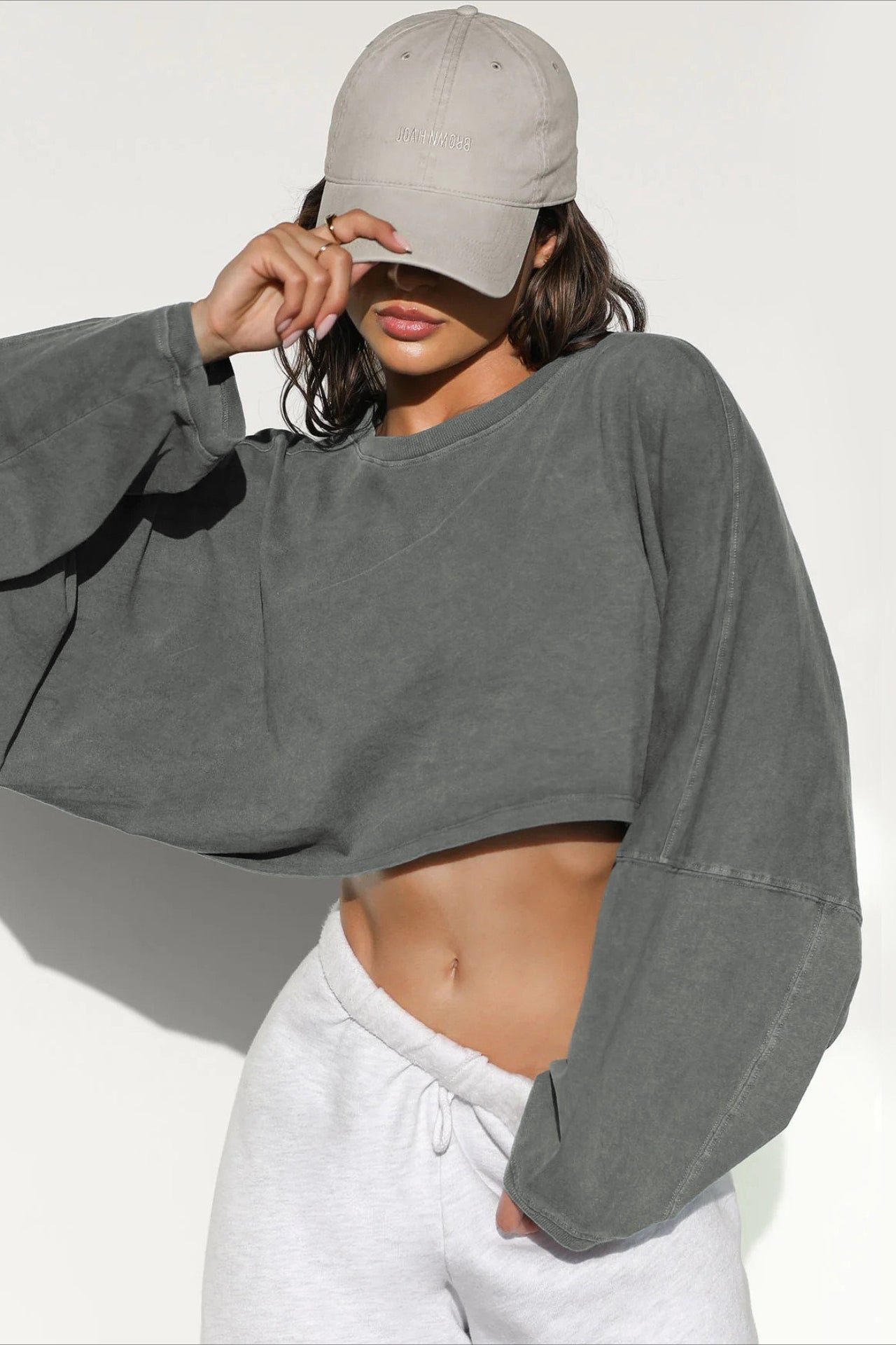 Solid Cropped Crew Neck Sweatshirt