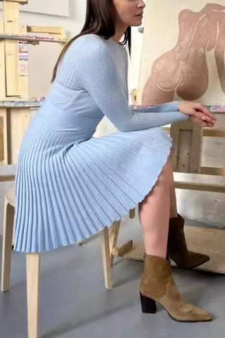 Plissiertes Minikleid aus Strick